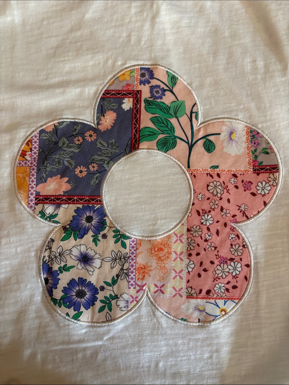 NWOT Cream & Dusty Pink Raglan Flower Patch Tee - Picture 5 of 5